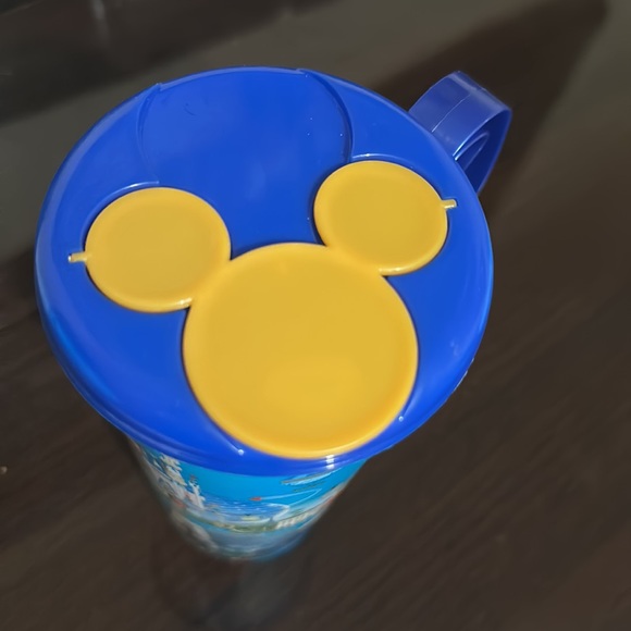 Walt Disney World refillable cup - Picture 2 of 2